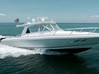 2008 Intrepid 390 Sport Yacht