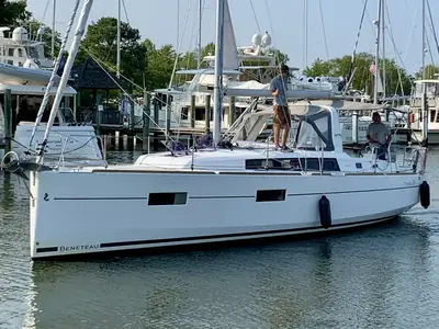 2016 Beneteau Oceanis 38.1