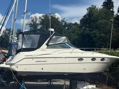 2005 Monterey 322 Cruiser