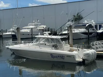 2006 Intrepid 377 Walkaround