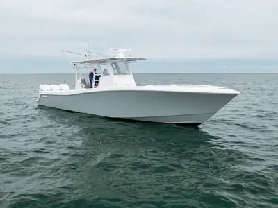 2020 Invincible 39 Open