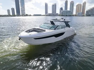 2022 Cruisers 38 GLS OB