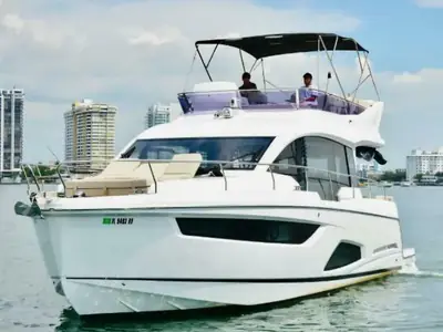 2019 Sealine F430