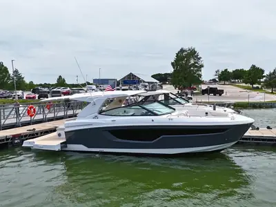 2026 Cruisers 38 GLS I/O