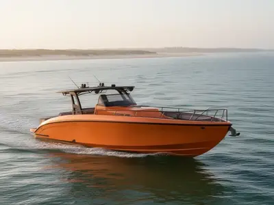 2023 Midnight Express 43 Solstice