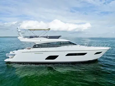 Ferretti 550