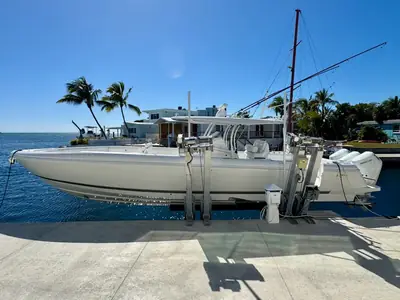 Intrepid Powerboats 407 Nomad Fe