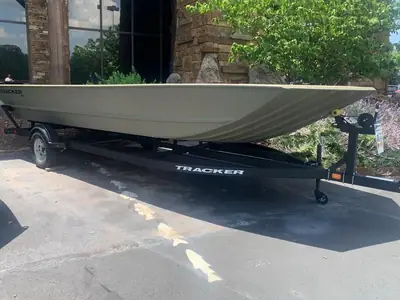 2026 Tracker GRIZZLY 2072