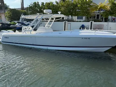 Intrepid 327 Cuddy