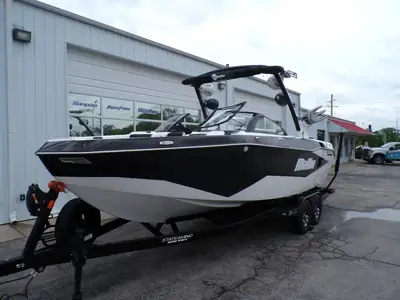 2025 Malibu WAKESETTER 25 LSV