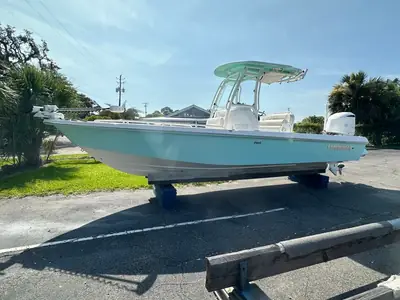 2021 Everglades 243 CC