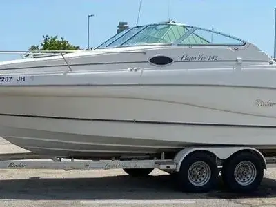 2000 Rinker FIESTA VEE 242