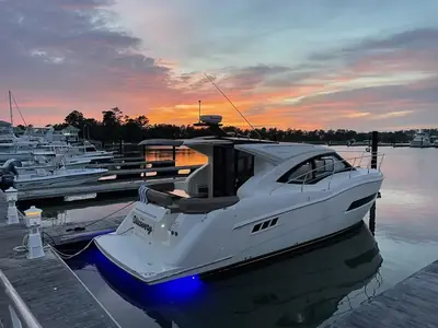 2019 Carver C37 W