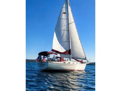 1989 Island Packet 35