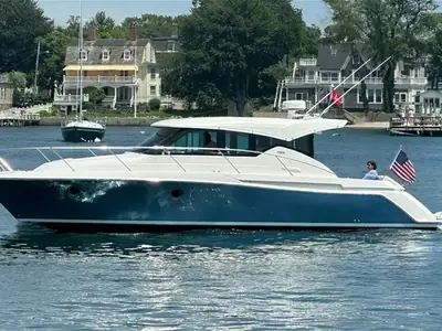 2017 Tiara 39 Coupe