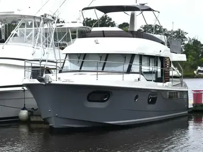 2023 Beneteau Swift Trawler 41 Fly