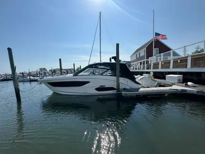 2025 Sea Ray 370 Sundancer