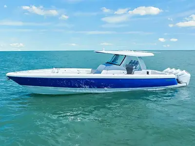 Intrepid Powerboats 427 Nomad Fe
