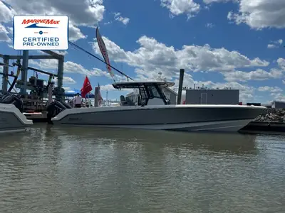 2024 Boston Whaler 330
