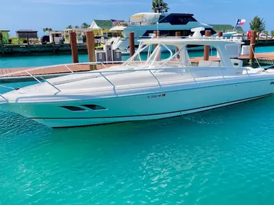 2008 Intrepid 390 Sport Yacht