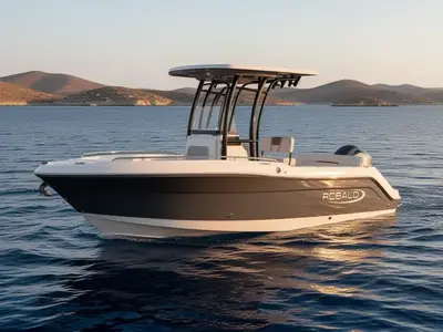 2023 Robalo R222 Center Console