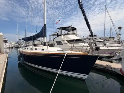 Tartan 3700