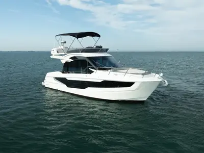 Galeon 400 Fly