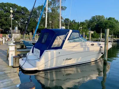Rinker FIESTA VEE 330