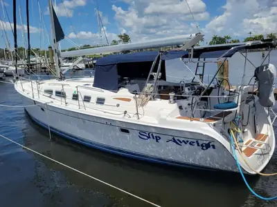 2009 Hunter 49