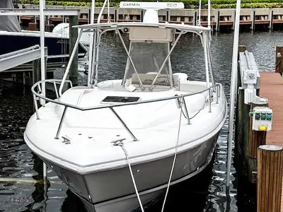 Intrepid Powerboats 356 CUDDY