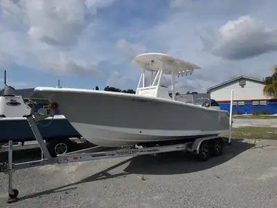 2023 Sea Hunt ULTRA 229