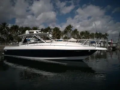 2002 Intrepid 377 Walkaround