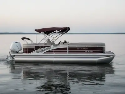 Bennington Pontoons 25 RSRA