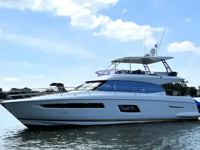 Prestige 550 Fly