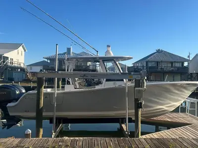 2022 Sportsman Open 282 Center Console