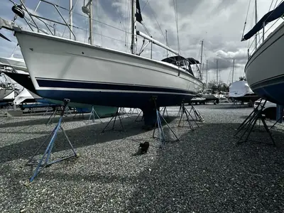 2004 Hunter 33