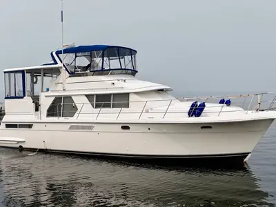 Carver 445 AFT CABIN