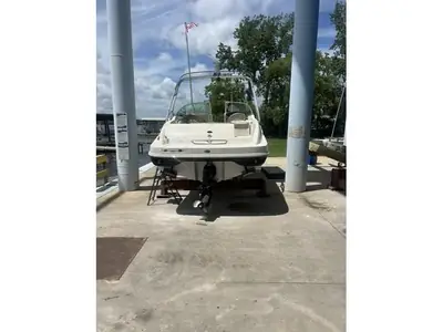 2005 Sea Ray Sundeck 270