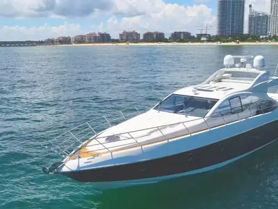Azimut 68S