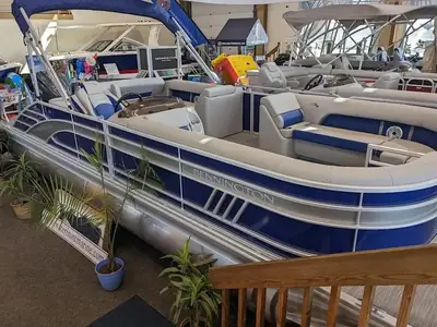 Bennington Pontoons 25 LSB