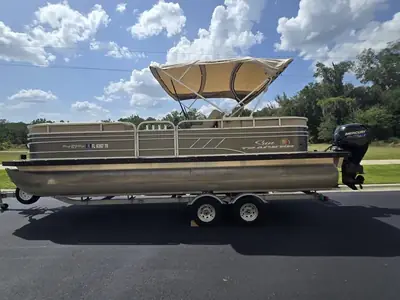 Sun Tracker PARTY BARGE 24 DLX