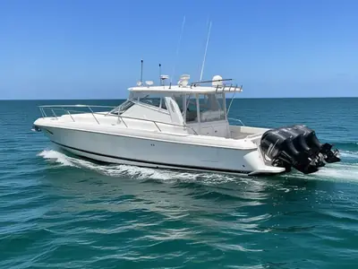 2010 Intrepid 430 Sport Yacht