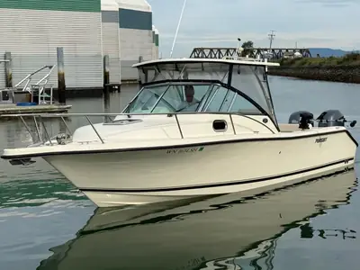 Pursuit 2570 OFFSHORE