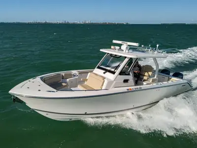 2018 Pursuit S 328 Sport