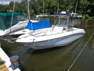 2004 Boston Whaler 270 Outrage