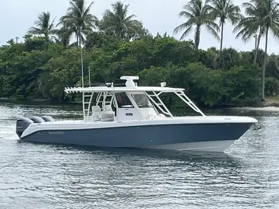 Everglades 355 CCX
