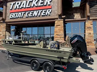 2026 Tracker Grizzly 2072 CC