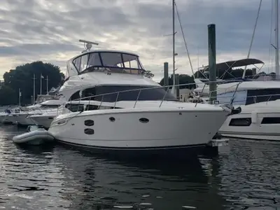 2010 Meridian 441 Sedan
