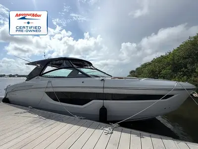 2024 Cruisers 38 GLS Outboard