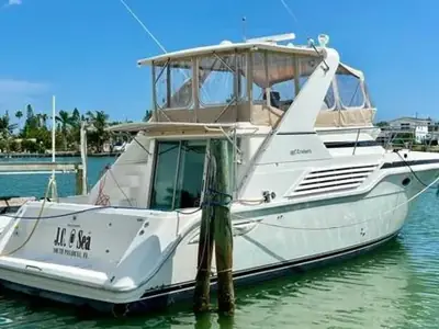 Cruisers 4285 EXPRESS BRIDGE